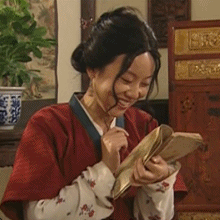 像极了追剧的你表情包