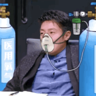 像极了追剧的你表情包