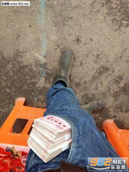 车厘子喂鸡图 车厘子喂鸡图