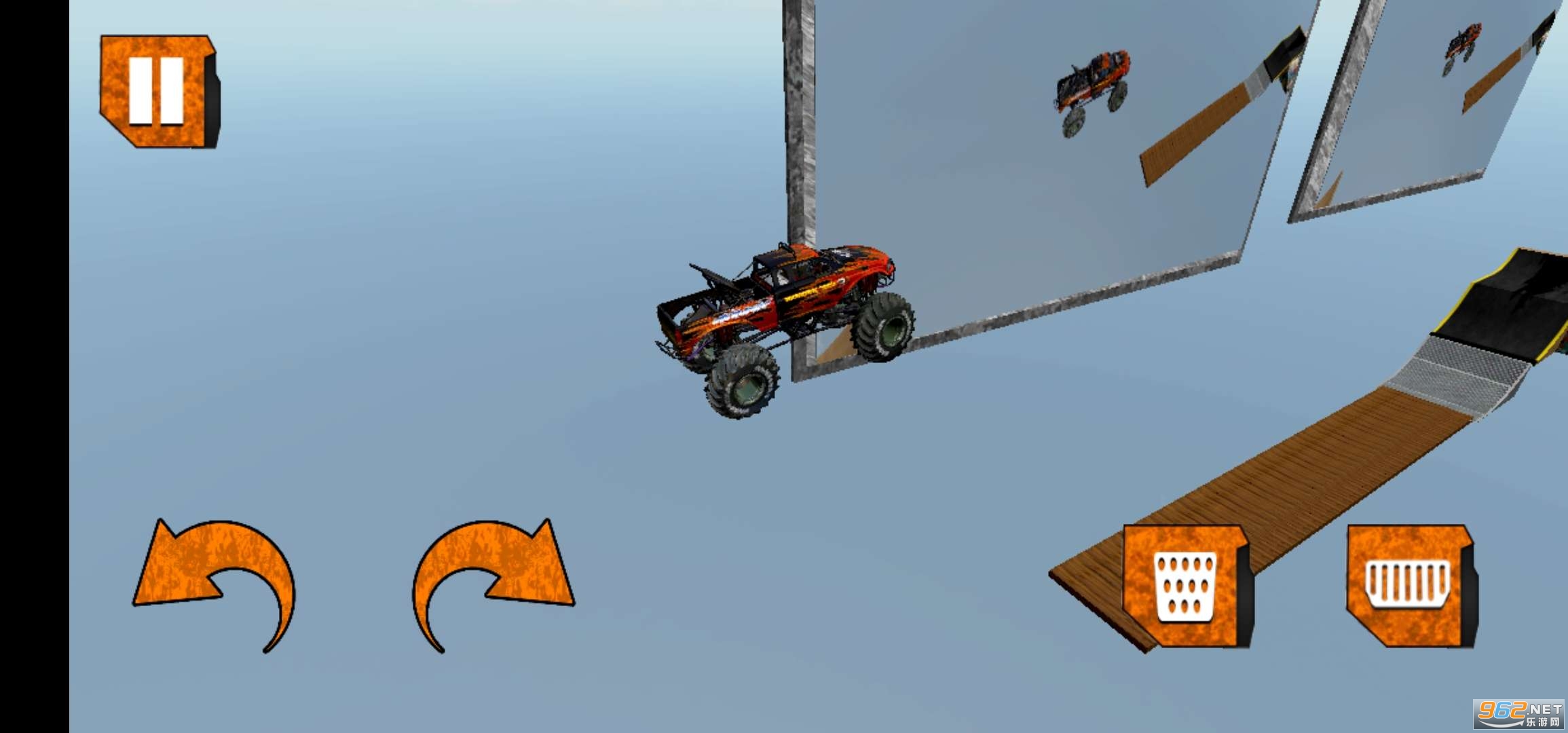 Mega Ramp Monster Truck Stunts(怪物卡车斜坡特技游戏)截图2