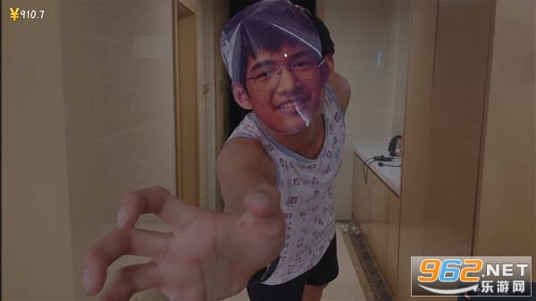�군�ұ���ͬѧ��Χ���ֻ���